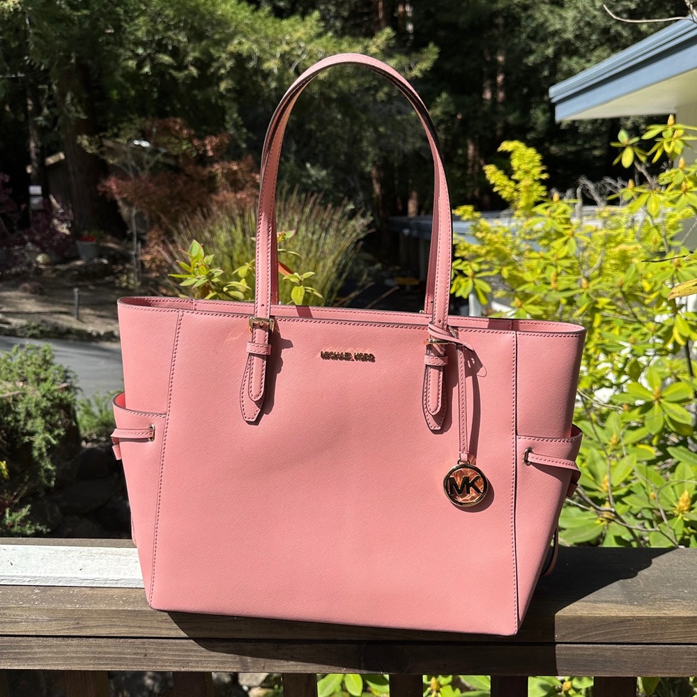 Michael Kors PRIMROSE DRAWSTRING TRAVEL TOTE LEATHER New With Tags (NWT)